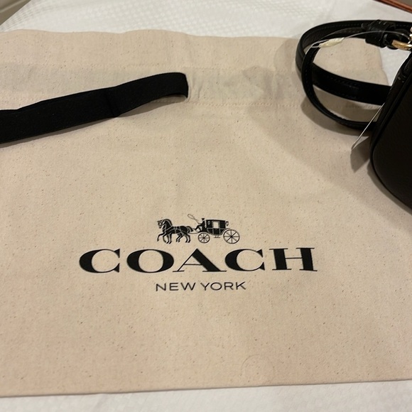 Retail $278 COACH Women’s Bag. NWT Coach Crossbody. Store bag included. - Picture 7 of 15